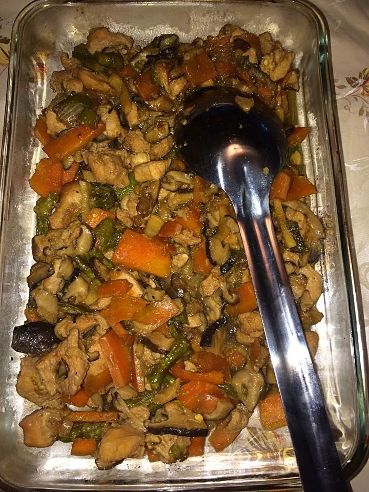 Snapdishの料理写真:Vegetable stir fry with chicken|aida arafatさん