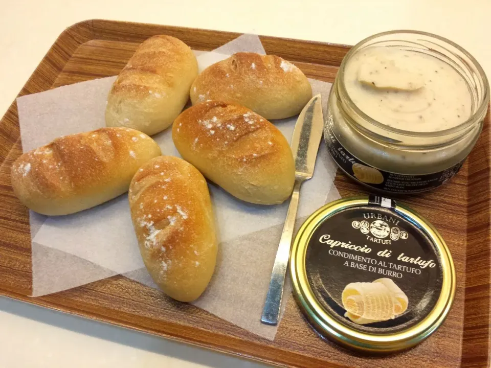 baguette with truffle butter..|Yvonne C.さん