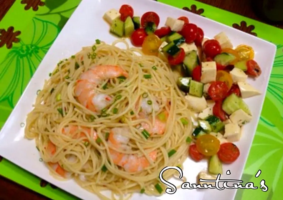 Snapdishの料理写真:✨Peperonchino....with shrimps!💕and salad for dinner✨🍤海老入りペペロンチーノ& サラダfor 晩ごはん(*^_^*)✨🍝|🌺Sanntina🌺さん