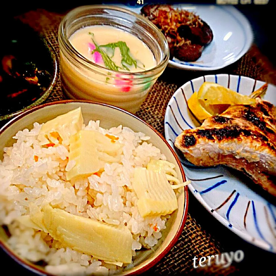 いいだし、いい鰹節。ヤマキさんのたけのこご飯🍚これも白だし一発～😋|teruyoさん