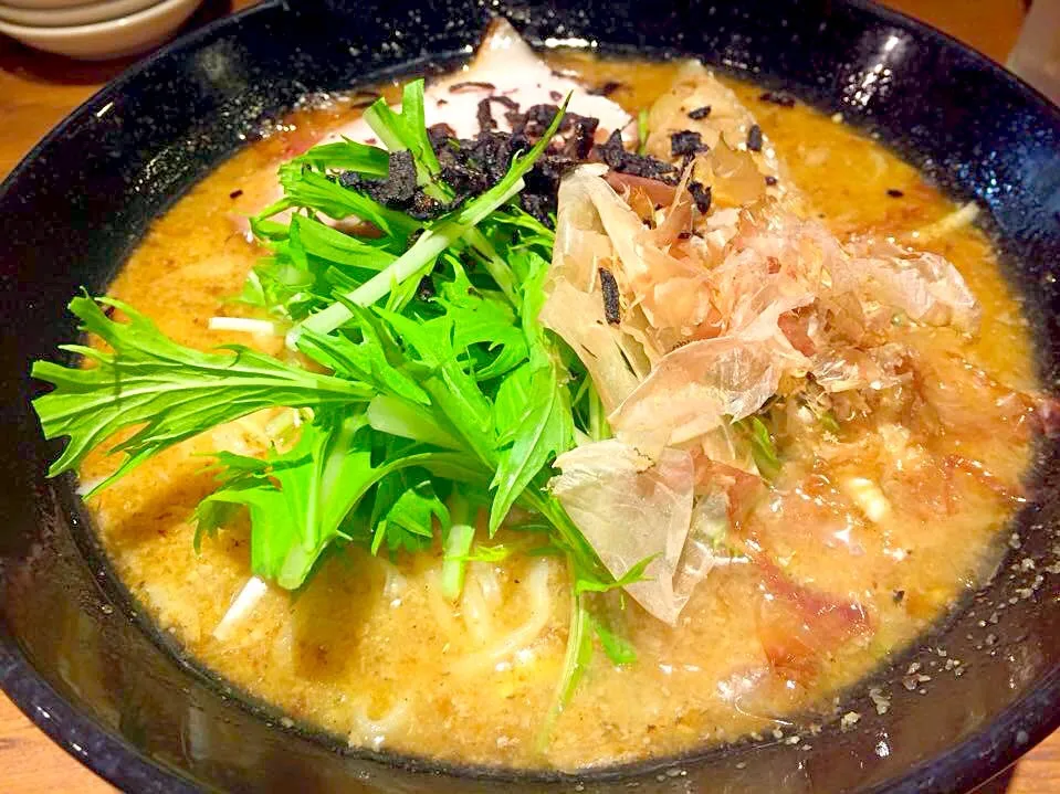 Snapdishの料理写真:海老ラーメン  香りがイイ^ ^|zeroweb_bossさん