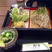 Snapdishの料理写真:野菜天ざるそば大盛り|kumakichi benisyaketeiさん