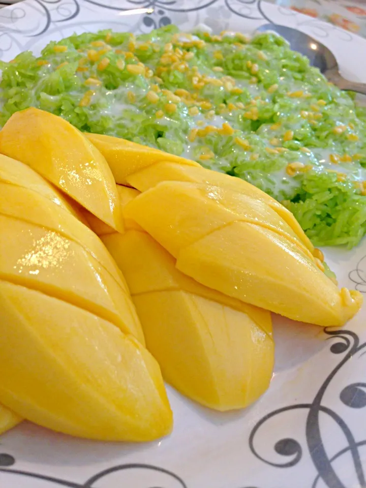 Sticky rice with mango|PhUnGさん