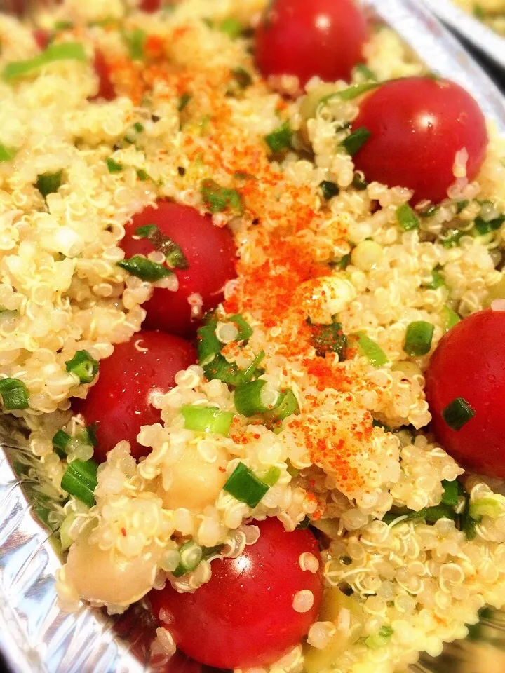 Zesty Quinoa Salad|emi tanakaさん