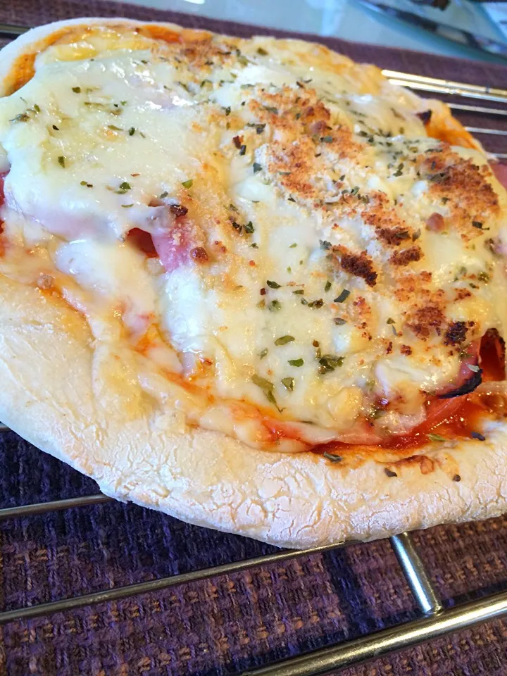 Tomato ham pizza is ready|Nigelさん