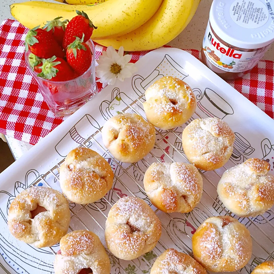 Strawberries Banana Nutella Bites|Prisca Erさん