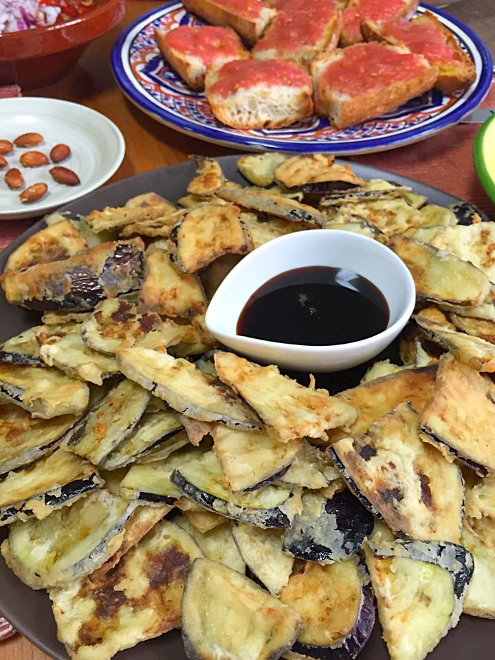 berenjenas fritas con miel de negro|KellyCoさん