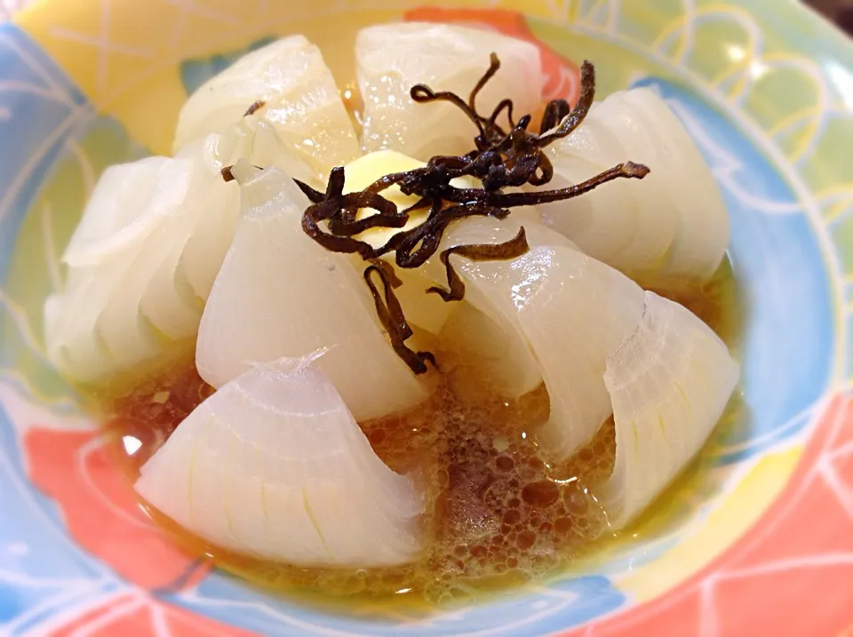 まるまさんの料理 新玉ねぎをチンして麺つゆとバターで！|アライさんさん