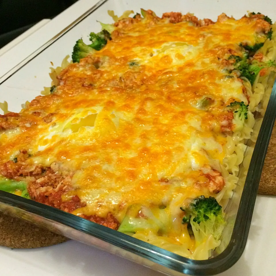 Cheesy baked chicken Bolognese fusilli|Lisa Tanさん