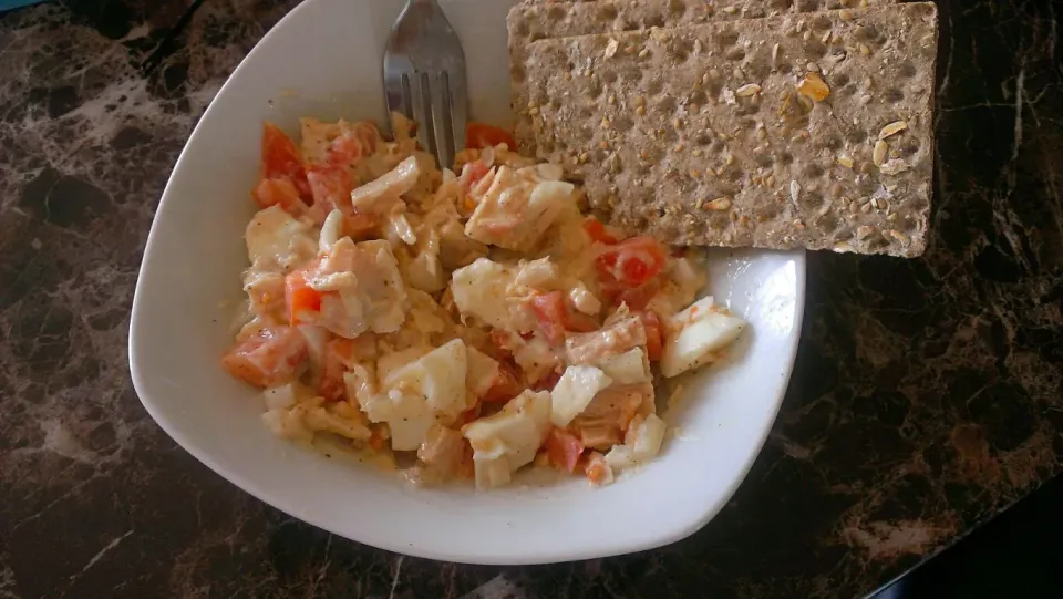 Tuna salad with crackers|paulaさん