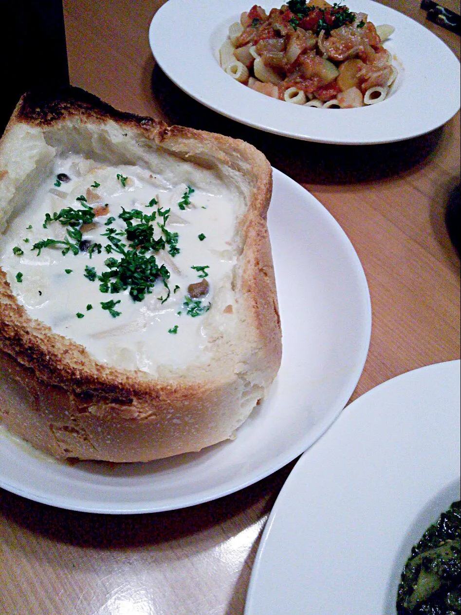 ｸﾗﾑﾁｬｳﾀﾞｰin bread bowl♪|ゆみゆみさん