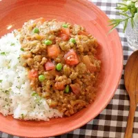 Snapdishの料理写真:豚肉とトマトの美肌キーマカレー