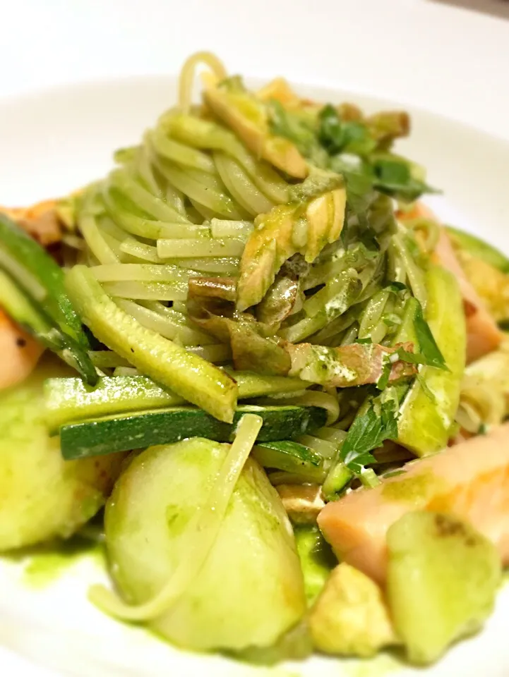 Zucchini Salmon Pasta|Sam: photos by iPhoneさん