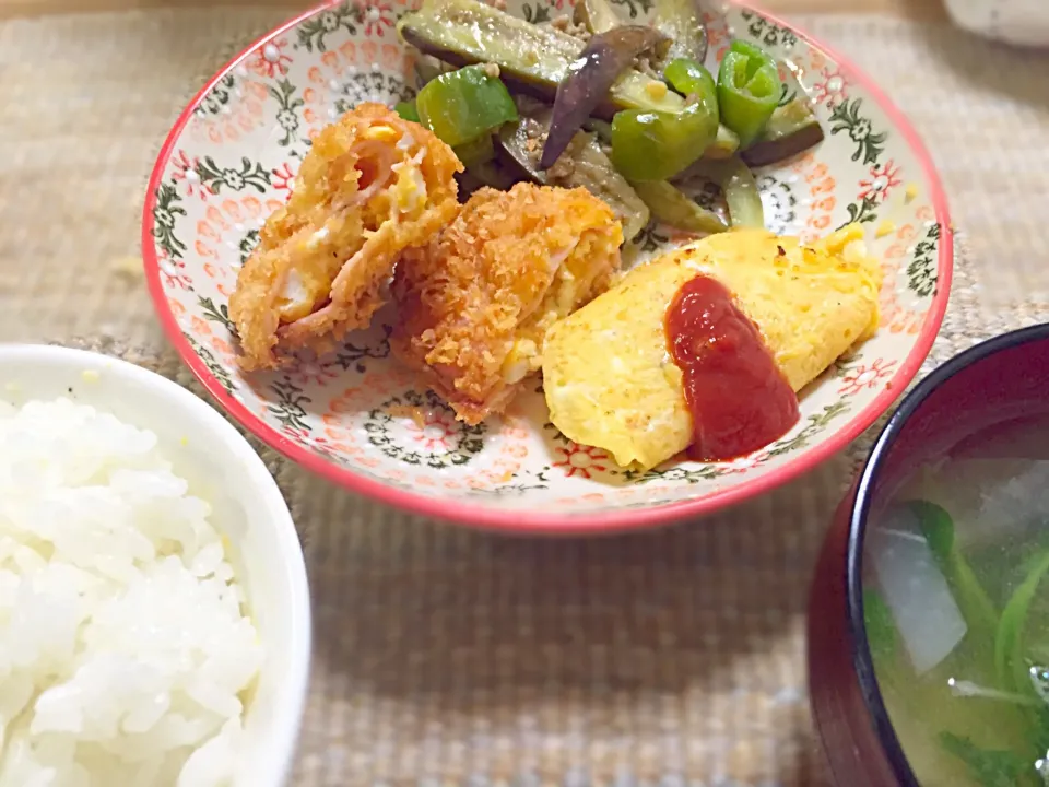 ナスとピーマンの肉味噌炒めとハム卵カツ|＊まつり＊さん