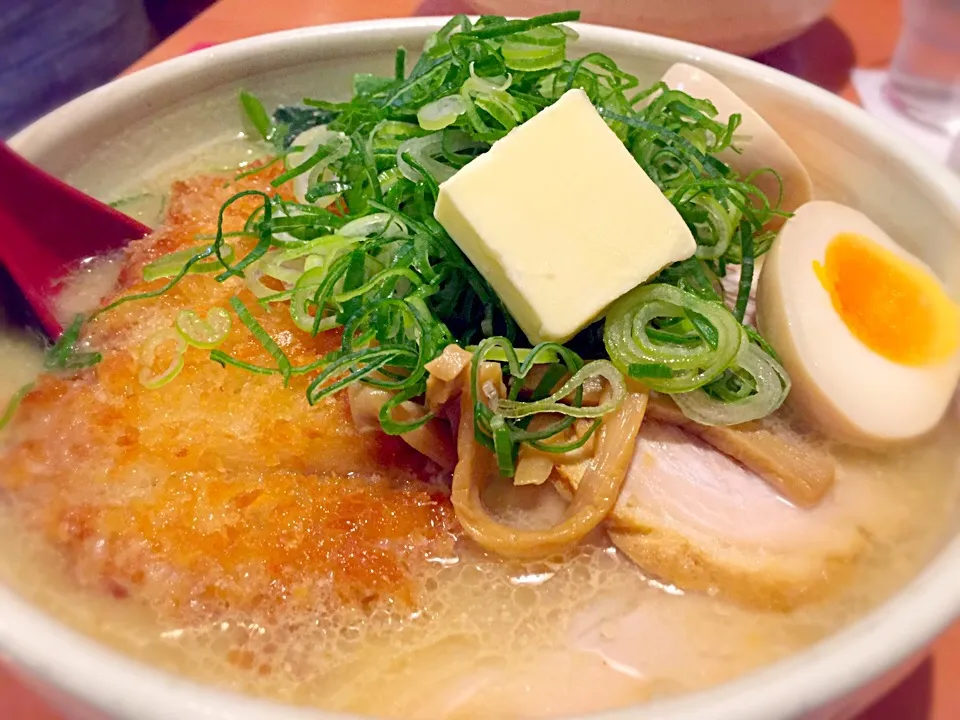 とんかつ味噌らーめん@北の大地(新宿三丁目)|かっちっさん