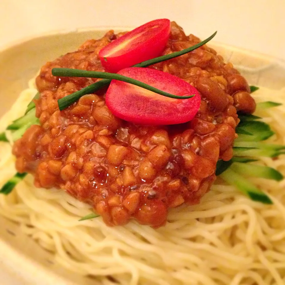 Snapdishの料理写真:angiee♡さんの料理 甜麺醤で食べる納豆ご飯♪を中華麺で|ゆぅみんさん