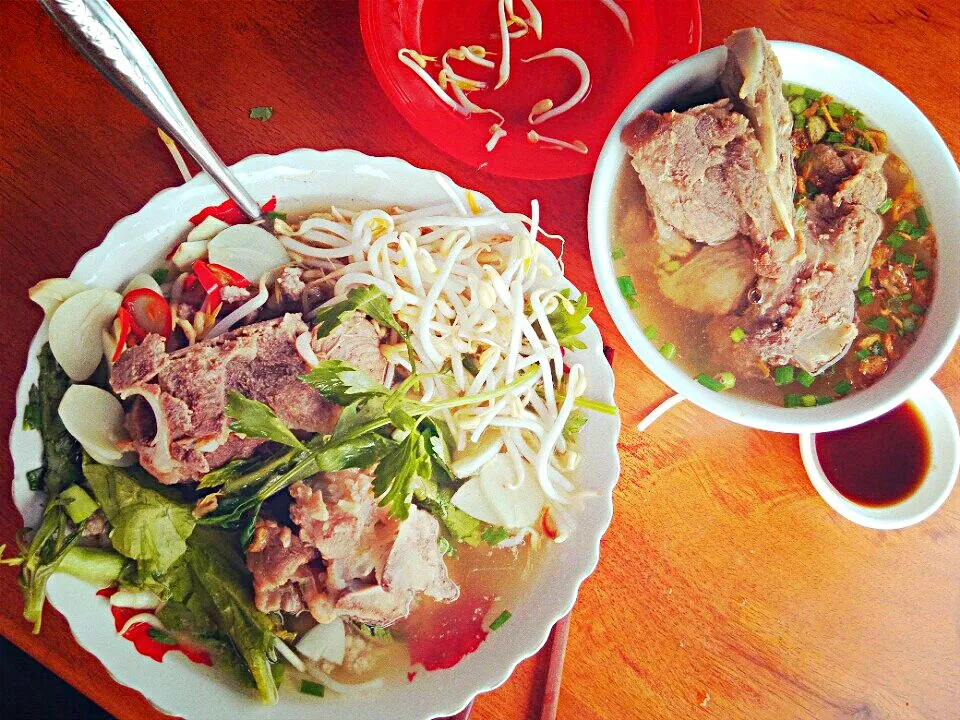 Snapdishの料理写真:Pork rice noodle soup Cambodia style #Breakfast/Brunch #Lunch|Naked chefさん