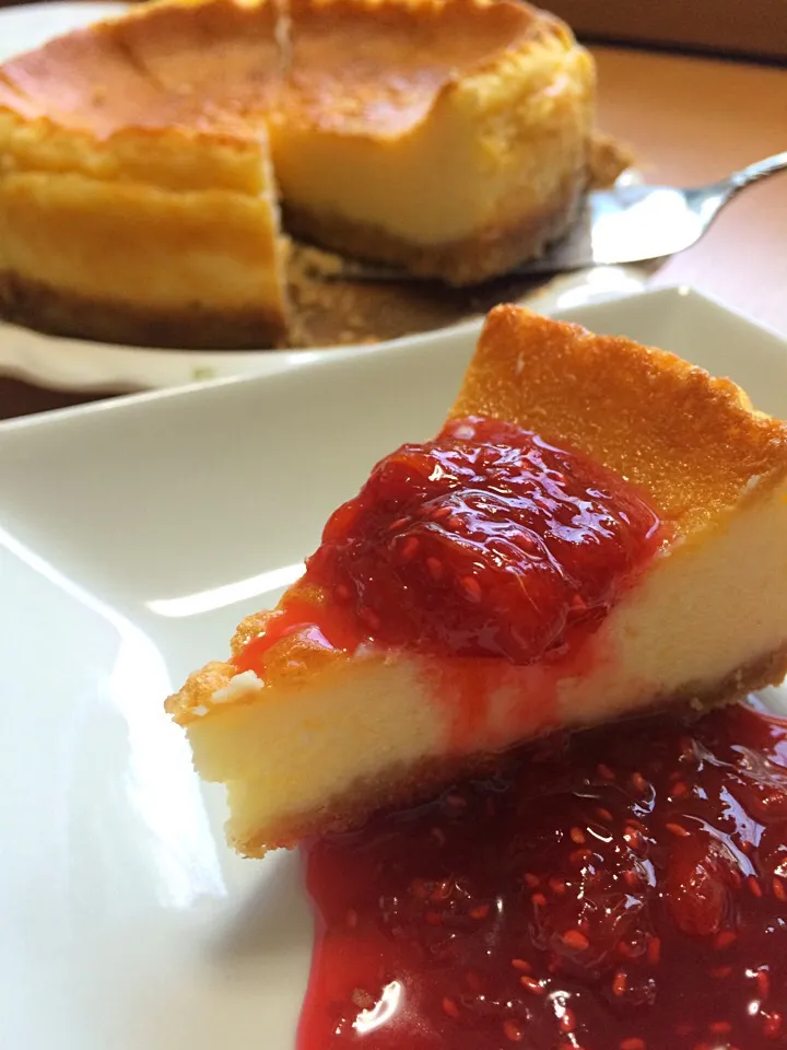 Bake cheesecake with Raspberry Orange Sauce|Yuki Yuichi Hashimotoさん