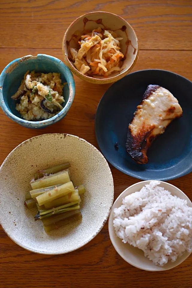 ぶりの塩麹漬け焼きの定食|たけさん