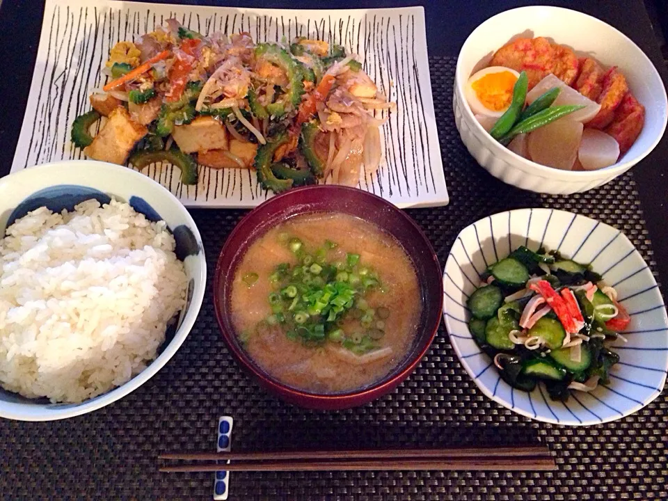 ゴーヤチャンプルーわかめときゅうりとカニカマの酢の物、煮物、大根と揚げのお味噌汁|ayumiさん