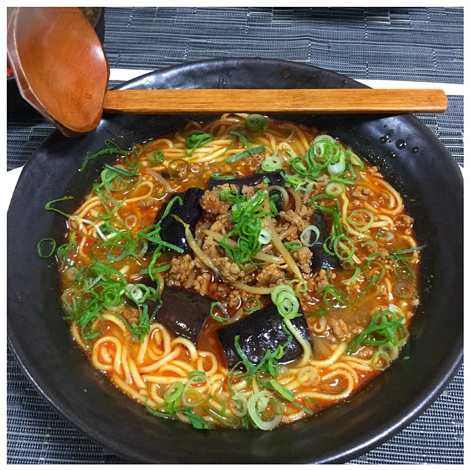 ラ王坦々麺で作った茄子モヤシ坦々|おくちゃんさん