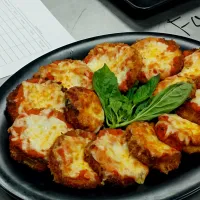 Pan fried eggplant with tomato sauce.|Kris Milesさん