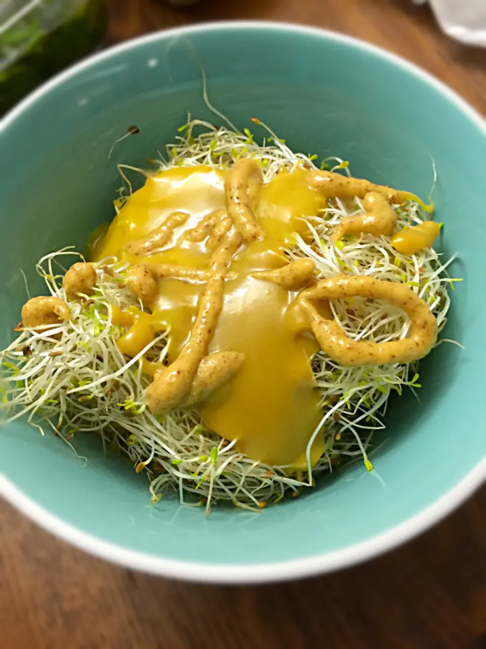 Alfalfa spouts with dijon honey mustard dressing|prinSjさん