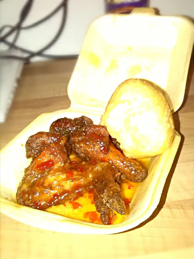 Sweet chilli chicken wings with Jamaican fried dumpling #takeaway #wings #dumpling #onions|VViet food boyさん