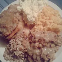 Chicken breast stuffed with cornbread dressing, macaroni & cheese,cajun rice, & potatoe salad!! Hmmmhmmm gooddd!! :-) :-)|Tanya Bradford Broussardさん