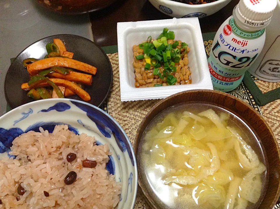 ギョニソとピーマンの炒め物＆納豆＆キャベツの味噌汁|まぐろさん