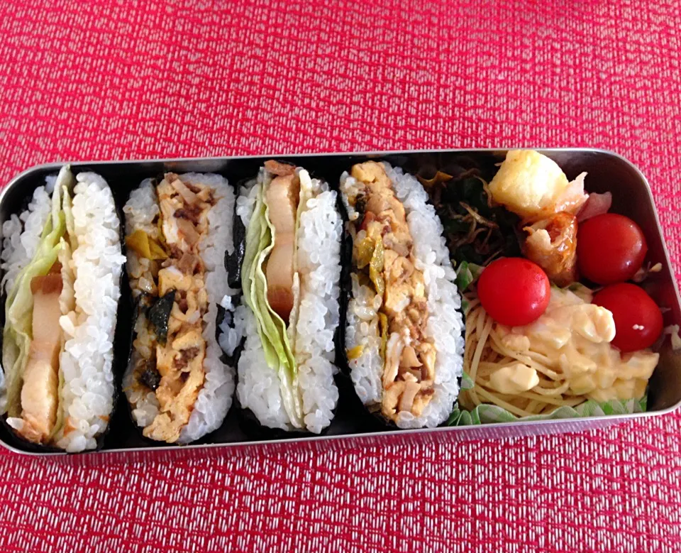 Snapdishの料理写真:4/29おにぎらず弁当|ともさん