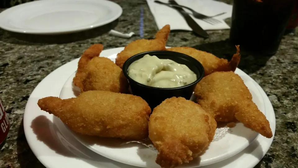 Breaded shrimp with mozzarella appetizer|Frank Ortizさん