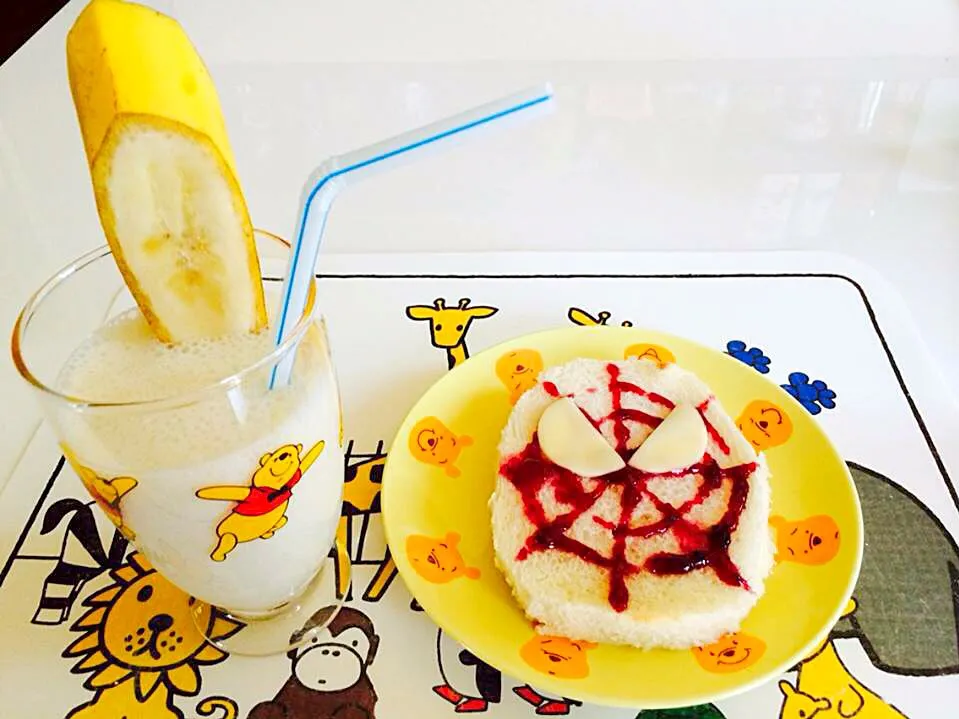 Snapdishの料理写真:spider pan&banana vanilla ice Shake 🍹|Airene Cailoさん