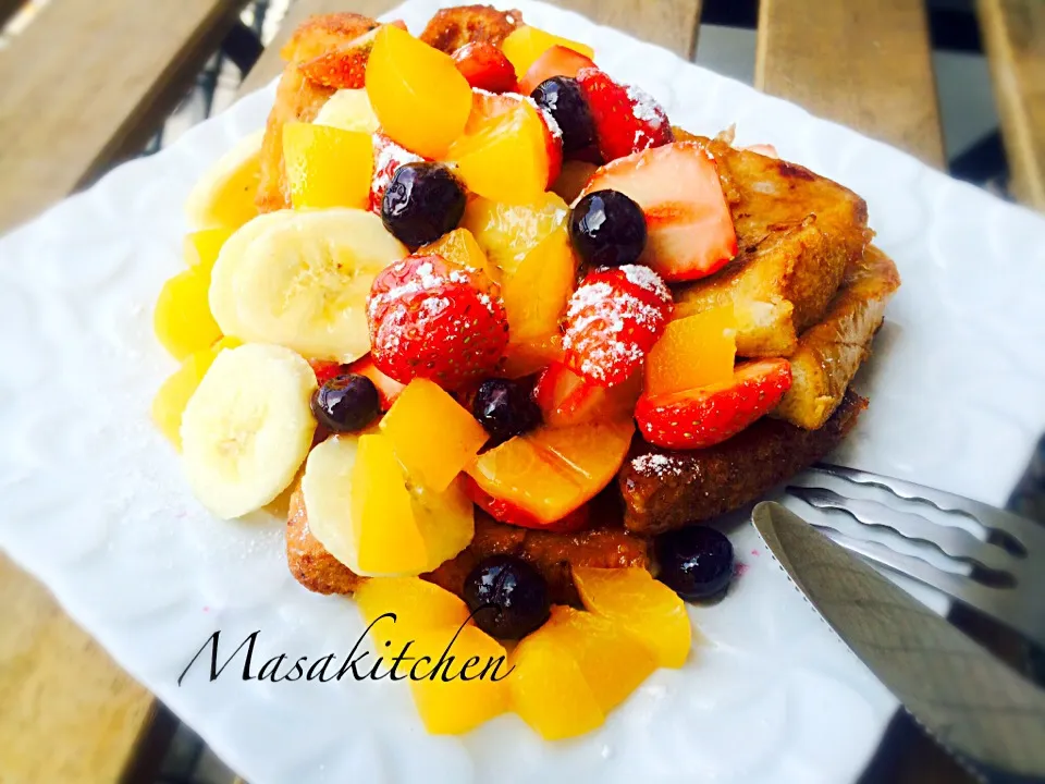 Cocoa french toast with fruits|Masakiさん