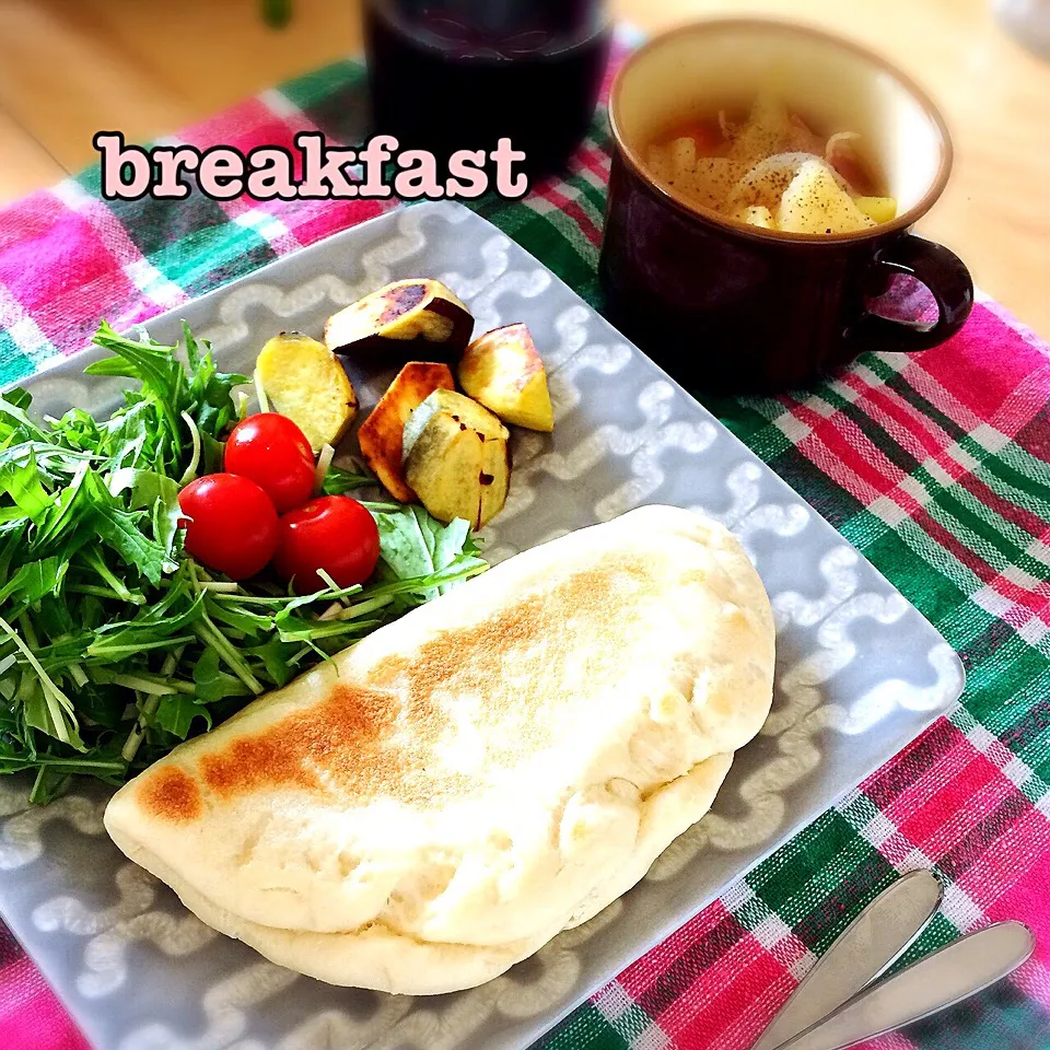 HBでナン生地作って中に残り物のミートソースとチーズを入れて焼きました|あさこさん