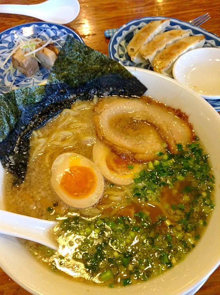 めんくみラーメン+肉餃子@めんくみ（岩槻）|Kazuya Miyukiさん