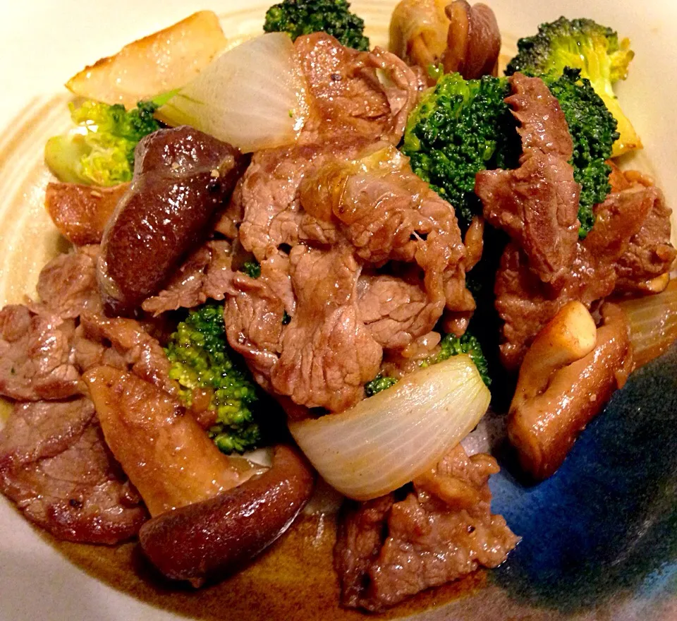 牛肉とブロッコリーのオイスターソース炒め(beef and broccoli )|💖 ジジ 💖さん