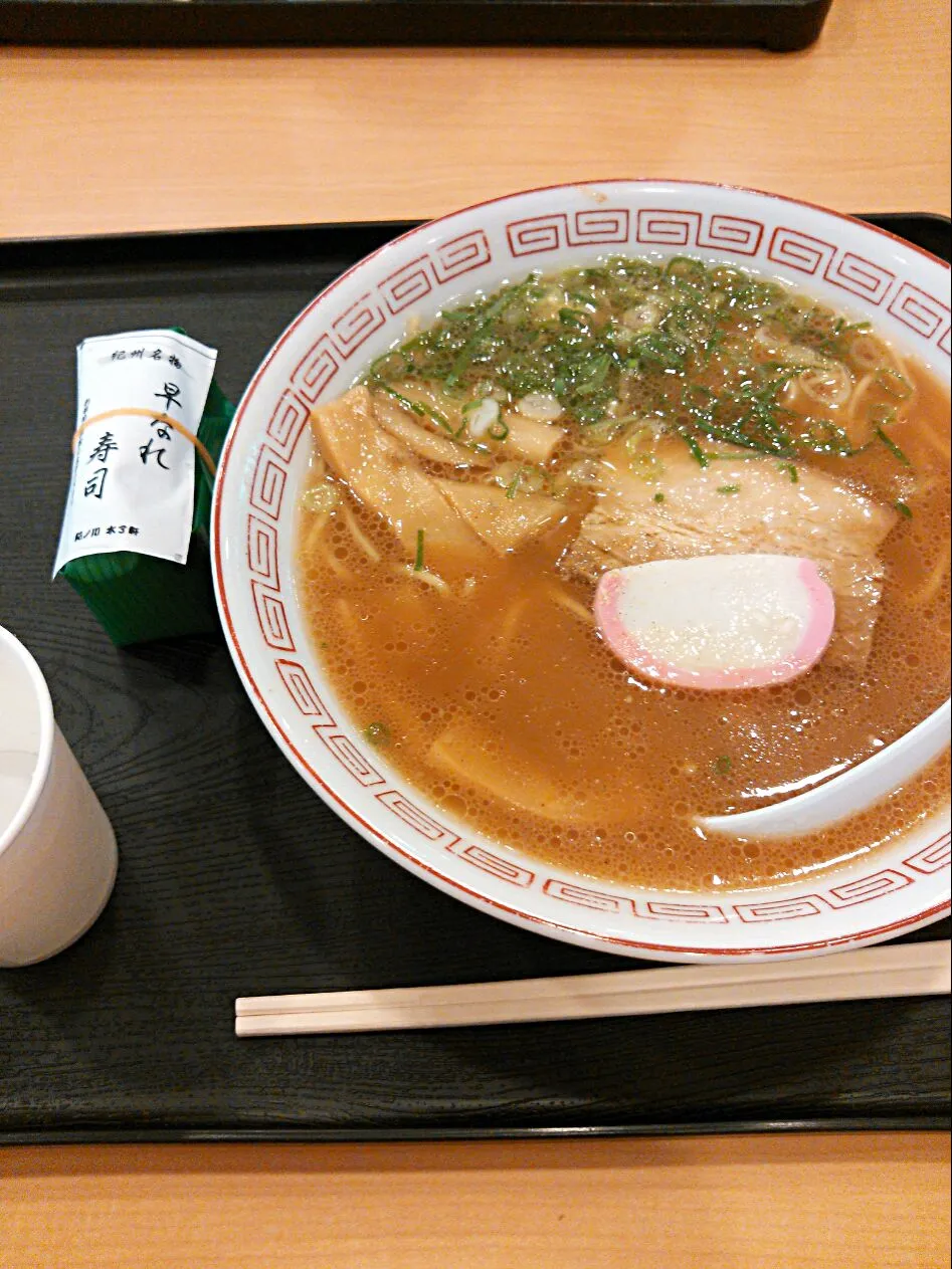 Snapdishの料理写真:和歌山ラーメンとなれ寿司|裕子さん