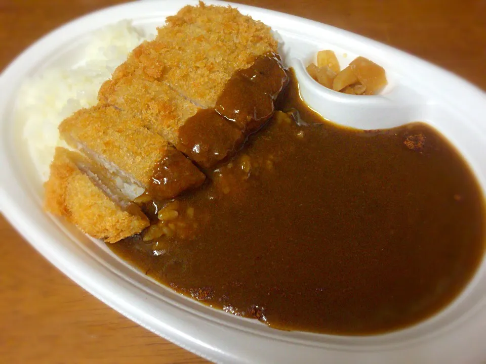 Snapdishの料理写真:ほっともっと ロースカツカレー|ぬぬ。さん