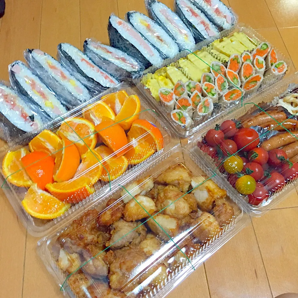 Snapdishの料理写真:ピクニック弁当(7人分)|あずさん