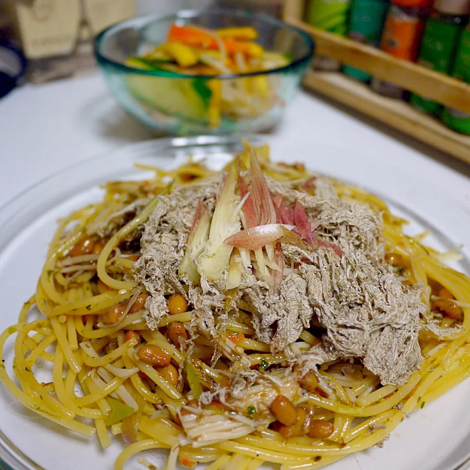 おぼろ昆布と納豆の和風パスタ  ライチ風味の酢の物(チアシード入り)|石川洋子さん