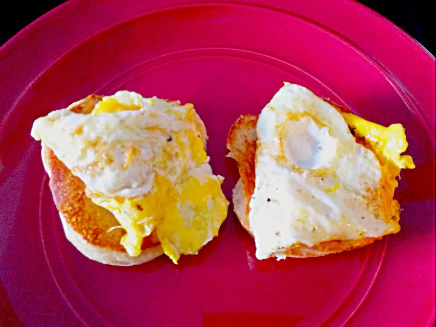 Breakfast Toast #
#goodmorning#
#Bread#
#Sandwich#
#toast#
#egg#
#yummy#|YummyMegGさん