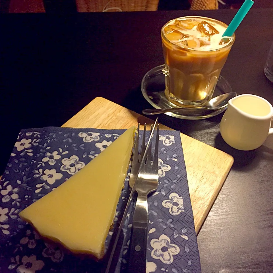 cheese cake, iced latte|maixx ใหม่さん