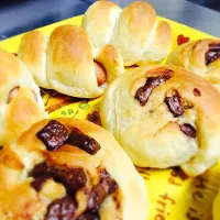 朝食用に〜ウインナーパンとゴロゴロチョコパン\(//∇//)|いでもんさん