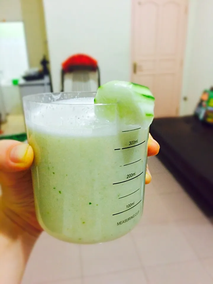 Cucumber oatmeal smoothies|wu lan lieさん