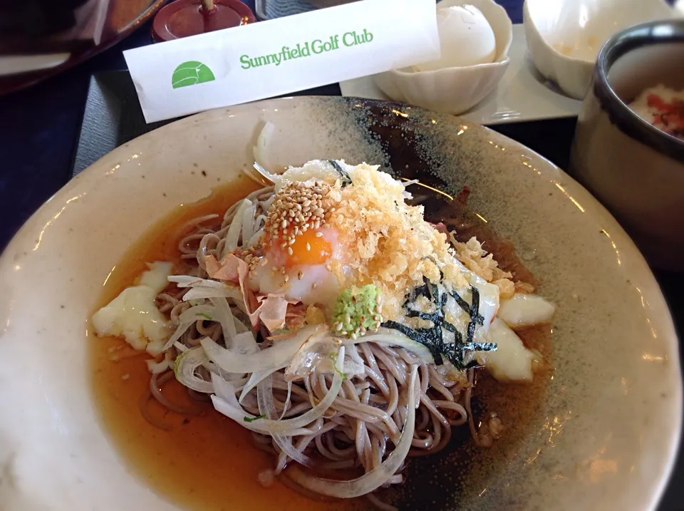 Snapdishの料理写真:ゴルフ場飯⛳️「ぶっかけ蕎麦」😋|アライさんさん