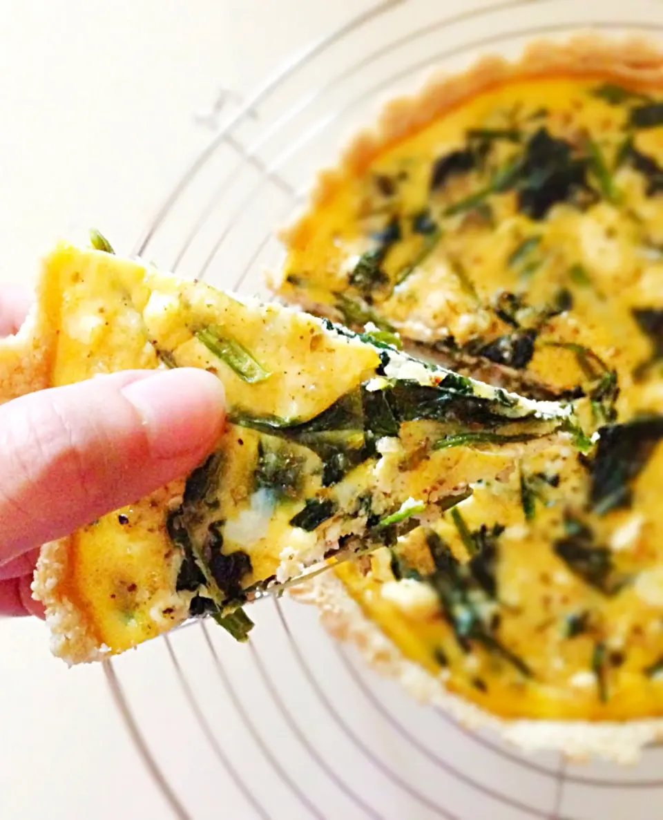 Snapdishの料理写真:Spinach and feta pie on gluten free crust|coxiella24さん