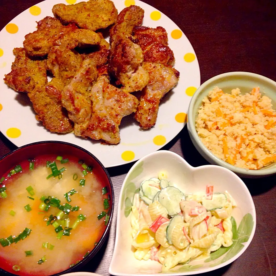 豚肉のカレーカツとマヨカツ、うの花、マカロニサラダ、味噌汁|ぼぶさん