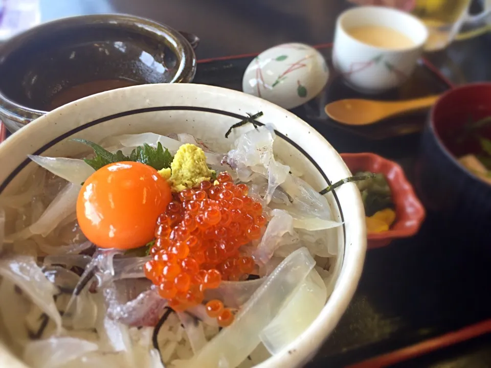 Snapdishの料理写真:佐賀県 呼子のいか丼！|Erina Haraさん