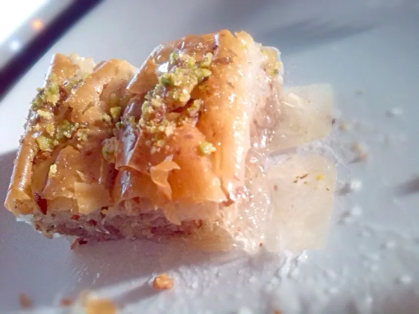 Snapdishの料理写真:Homemade Turkish Baklava sweet puff pastry treats with crushed roasted pistachio nuts #baklava #pastry #nuts #sweet #treats #onions|VViet food boyさん